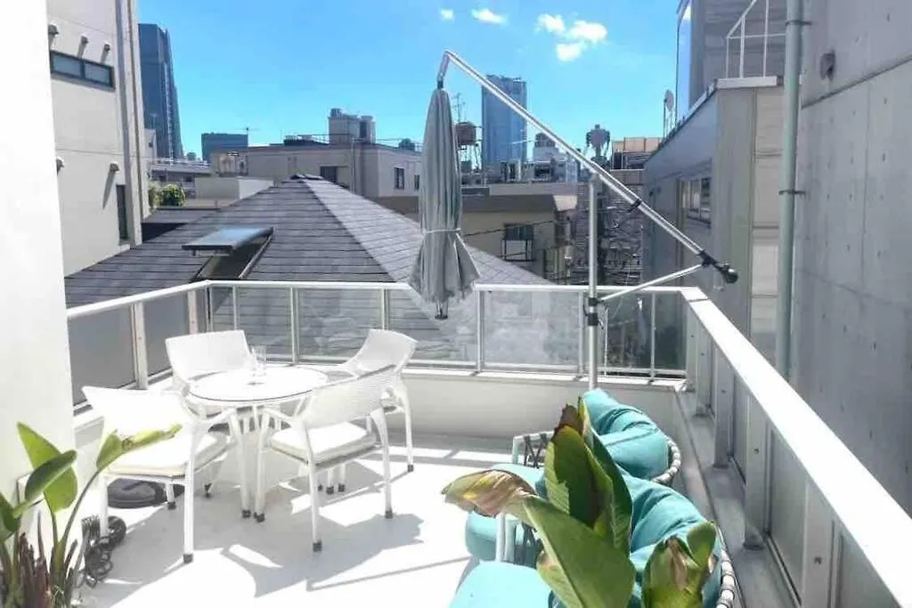 Small Villa Tokyo: Shibuya-Adjacent Pet-Friendly House